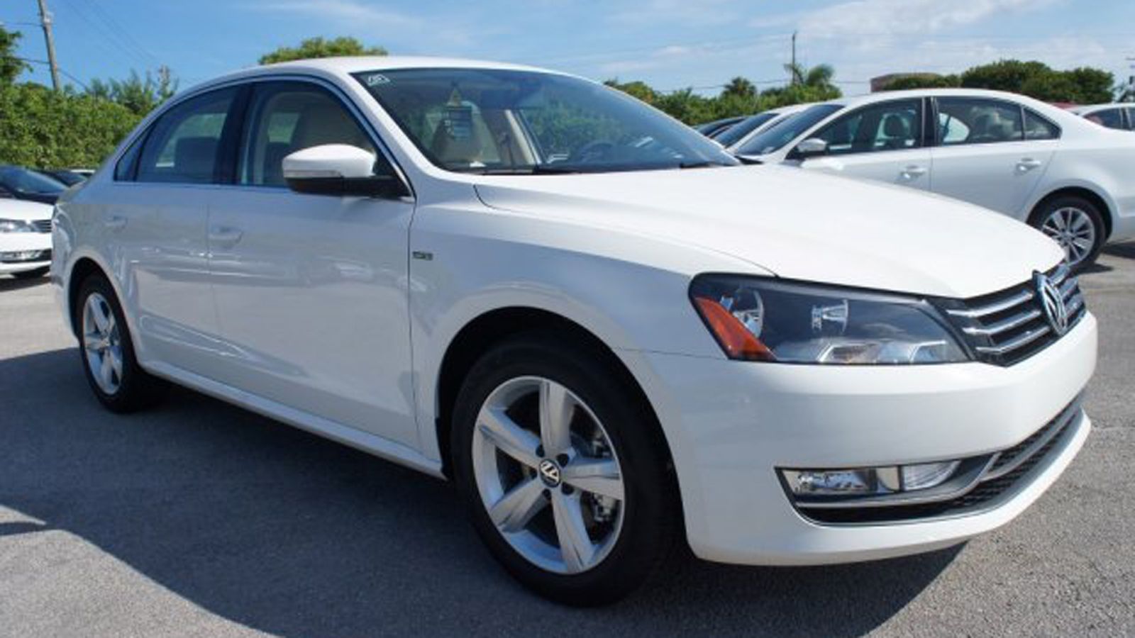 Passat Candy White Limited Edition